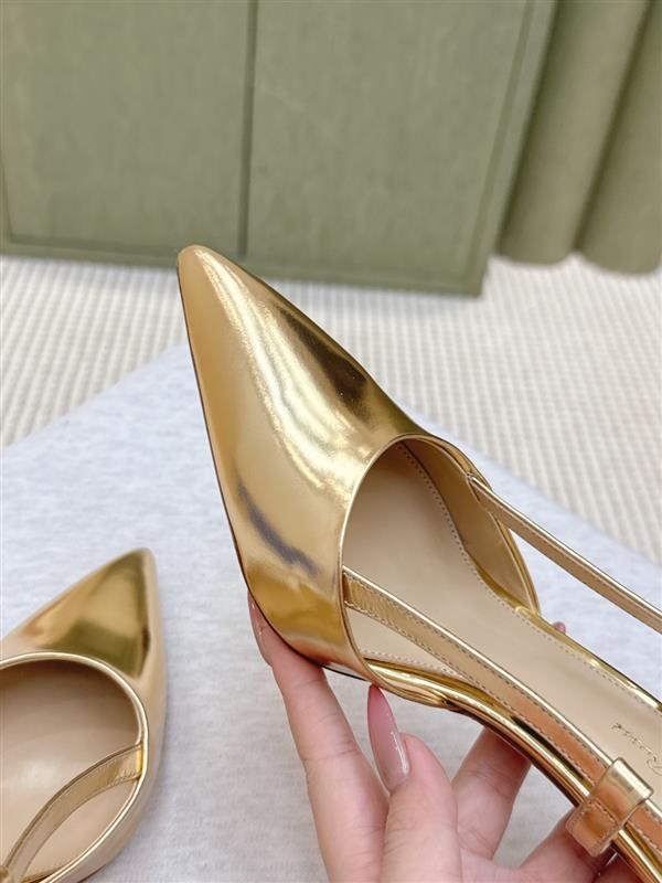 2025112810123878 300